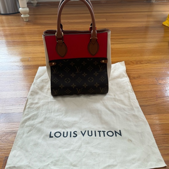 Louis Vuitton Tricolor Leather Monogram Fold PM Tote Satchelc, size 8x9x7.5 - Picture 4 of 16
